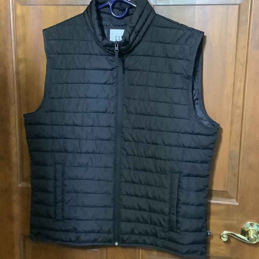 GAP Men's Cold Control Black Quilted Vest